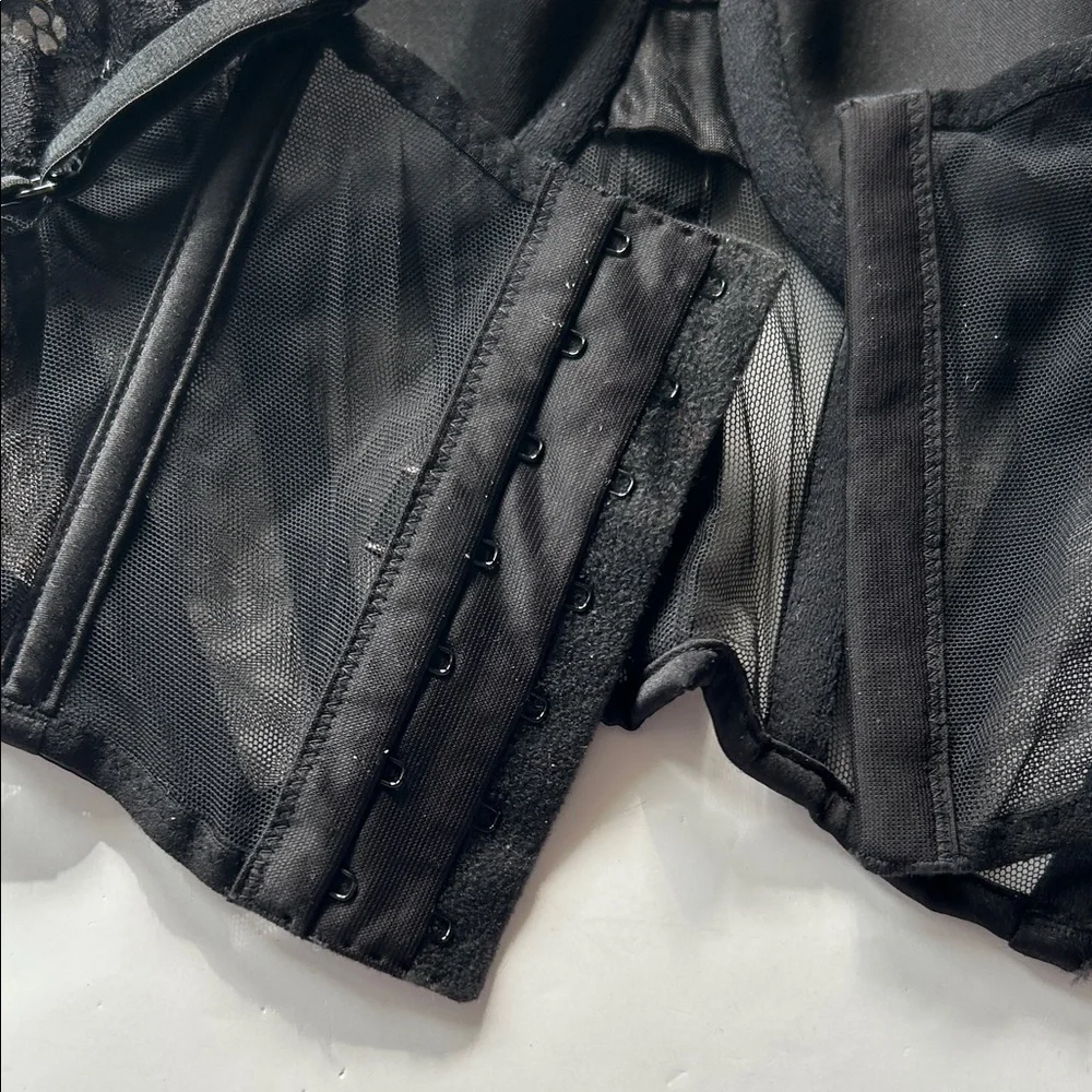 Victoria's Secret Black Lace Bustier Very Sexy Balconet Corset size 32D  RARE - Picture 7 of 7